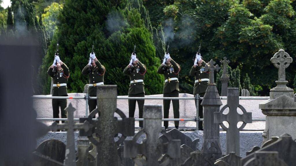 Comóradh Uí Dhonnabháin Rossa. grianghraf: eric luke