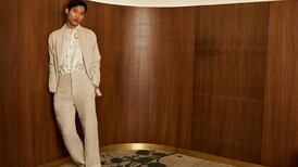 What are the best clothes to wear while travelling?