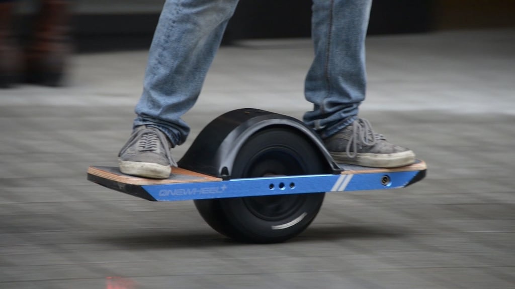 Slow down: one-wheel skateboards