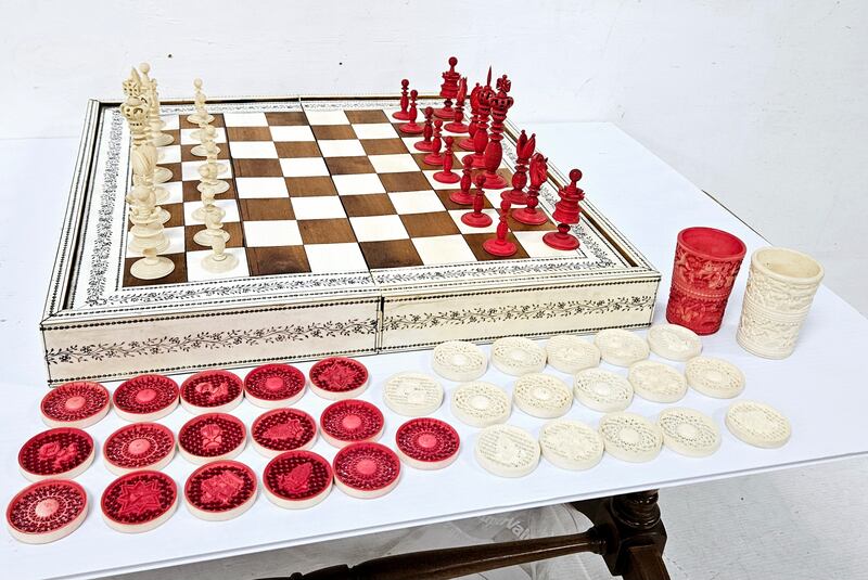 Ivory games board (€300-€500), Mitchell's