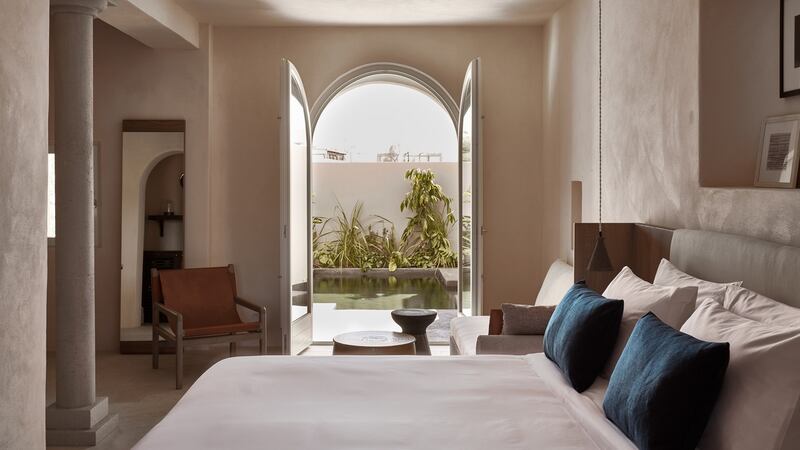 Curvey doorway  Istoria Santorini