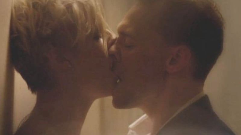 The sex scenes in ‘The Night Manager’ between Tom Hiddleston and Elizabeth Debicki appear to have been poorly handled.