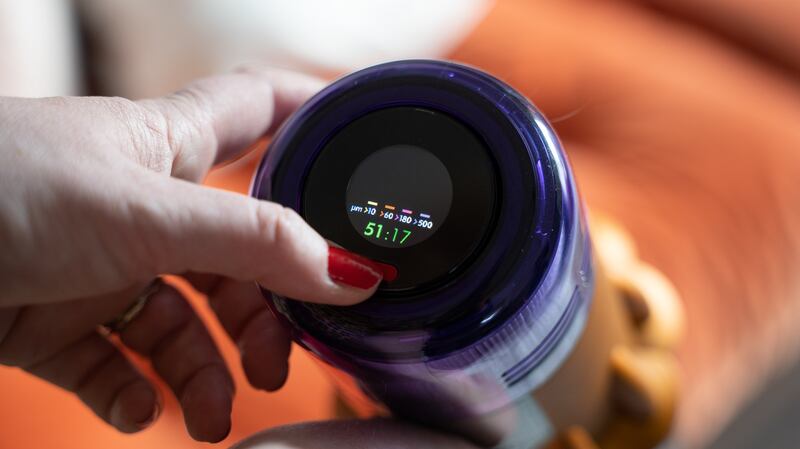 That’s smart: The LCD screen shows what has been sucked up, counting dust particles into the millions, including pollen, dust mites and skin flakes. When the bars stop growing, you know the dust is gone