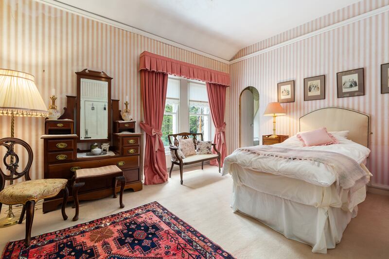 Bedroom with en suite