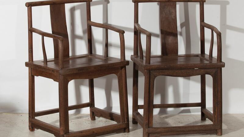The pair of Chinese “hat chairs” is expected to fetch €500-€700