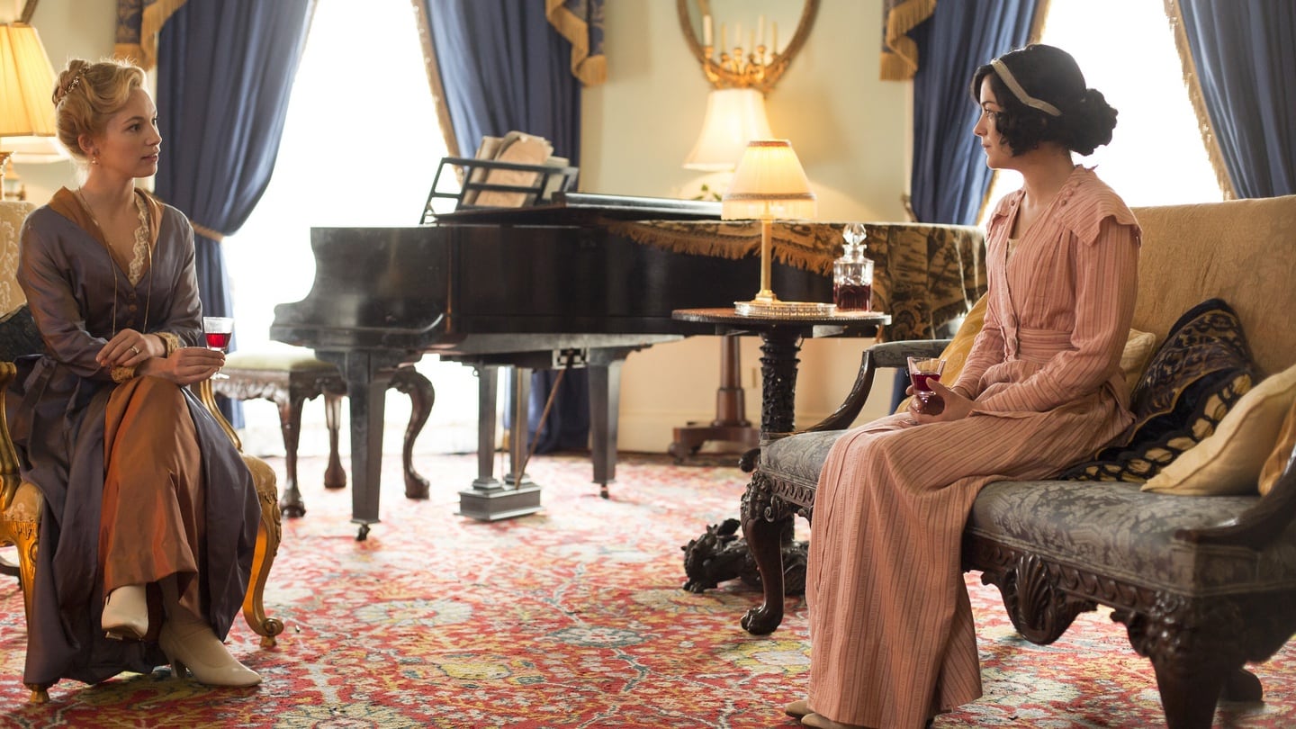 Perdita Weeks and Sarah Greene as Vanessa Hammond and May Lacy in Marlay House