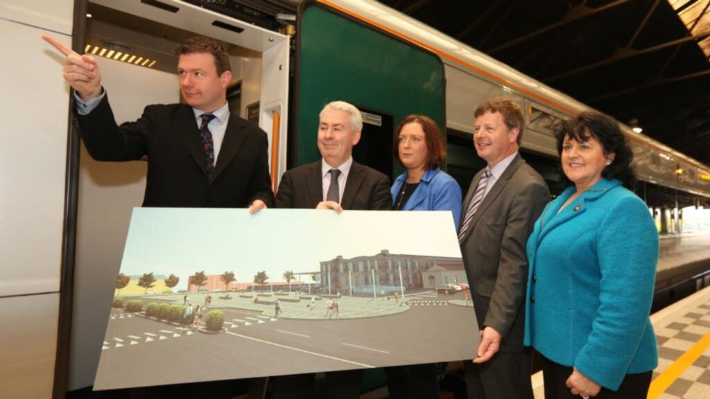 Minister Alan Kelly (L) today announced a major €16.8 million redevelopment of Colbert bus and train station in Limerick. Pictured with the Minister at the announcement were Hugh Creegan of the National Transport Authority, Miriam Flynn and James Begley if Bus Éireann and Noreen Clohessy of Irish Rail. Photograph: Liam Burke/Press 22