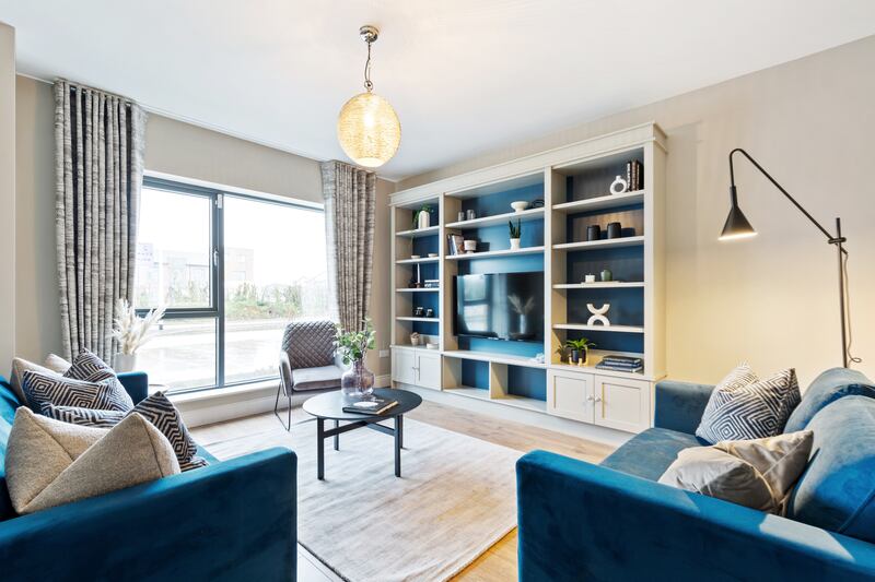 Kilcarbery Grange: livingroom