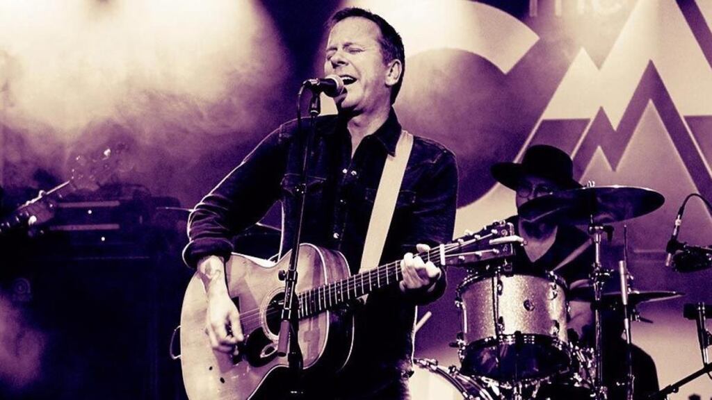 Kiefer Sutherland in concert