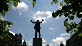 Lockout: biased media on both sides