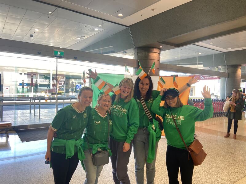 Majella Egan, Jennie Cusack, Davina Carey, Noleen O’Brien and Laura McDonnell in Sydney