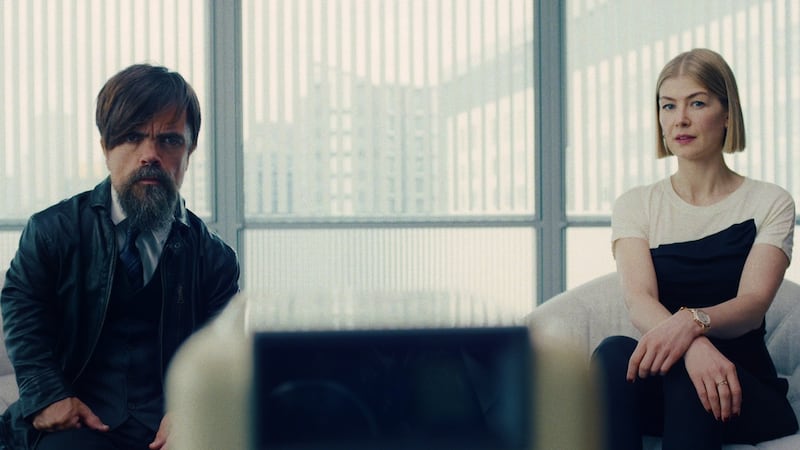 Peter Dinklage and Rosamund Pike in I Care a Lot