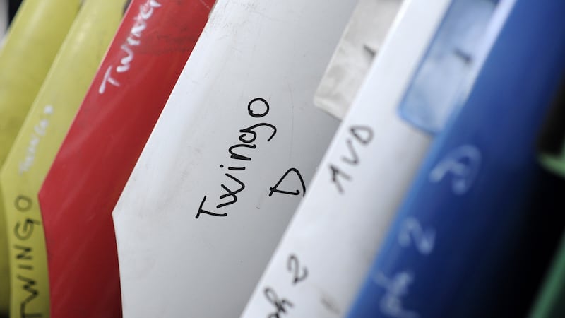 Reverse engineering: The French carmaker Renault collects used parts for remanufacture