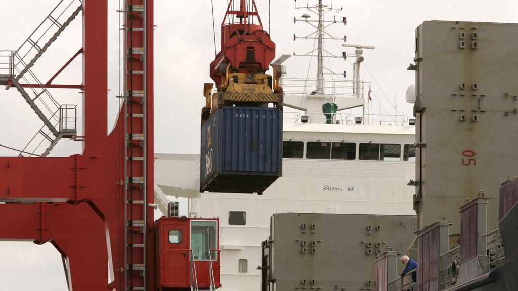 Net exports during the quarter rose by 11.2 per cent while business investment declined 16.1 per cent.