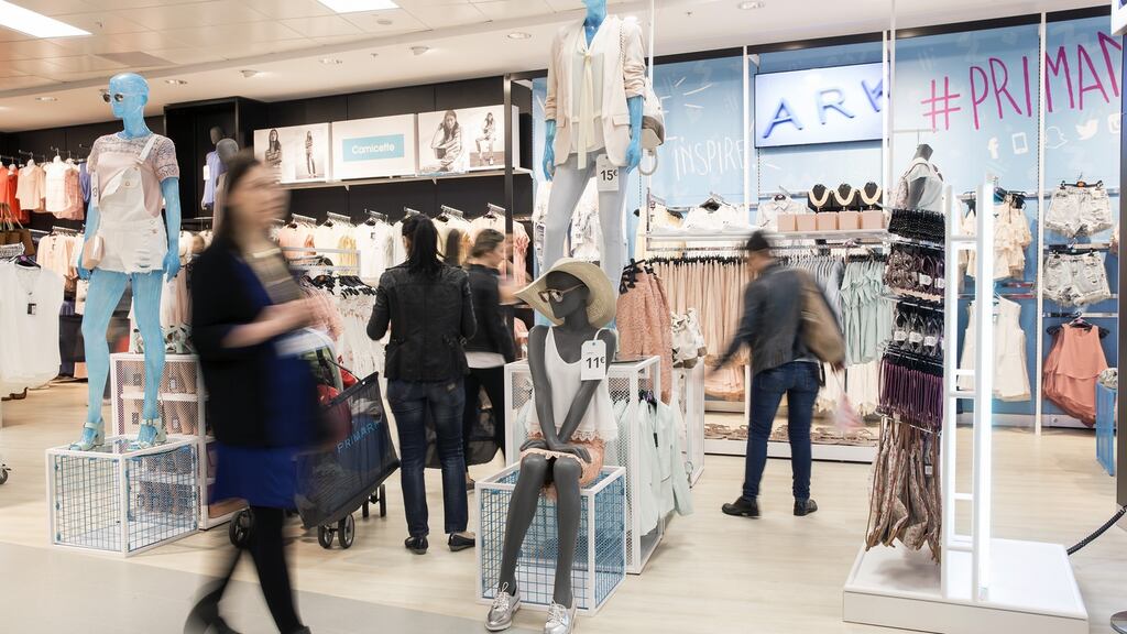 UK retail sales excluding auto fuel fell 1.6 per cent, the most since January 2014. Photographer: Bloomberg