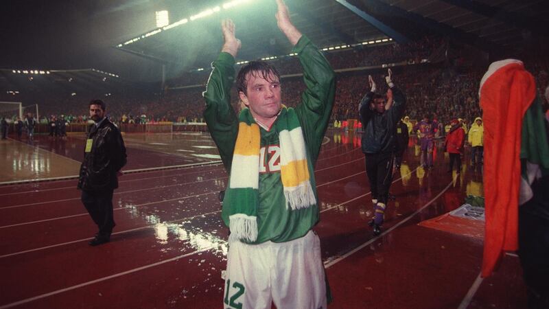 Ray Houghton thanks the Irish fans after the playoff loss to Belgium in 1997. Photo: Inpho