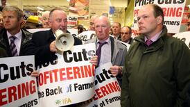 Farmers protest outside supermarkets over cattle prices