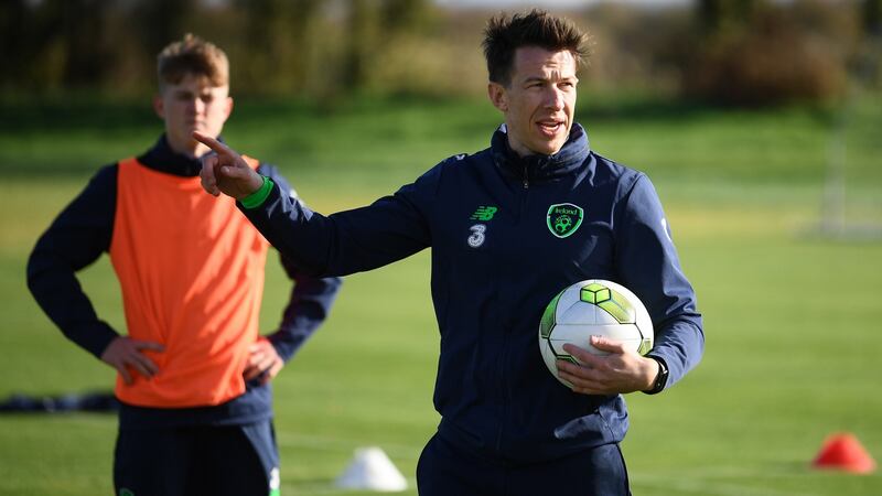 Former Ireland international Sean St Ledger gives out instructions. Photo: Stephen McCarthy/Sportsfile