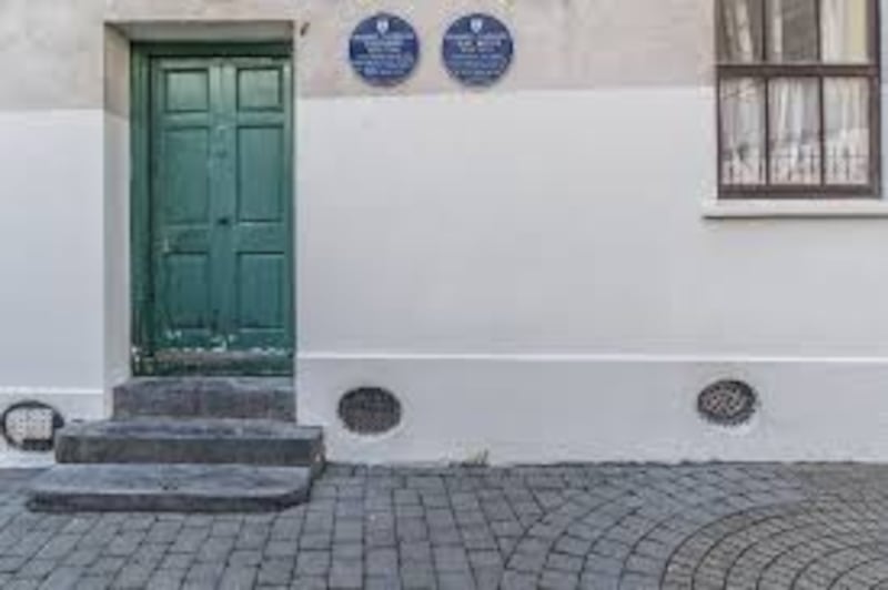 Waterford Civic Trust plaque on the house where Raymond Chandler spent many summers. Photograph: Wikimedia commons