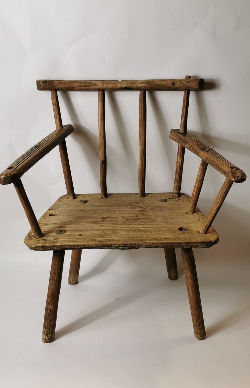 Lot 288: Early 19th century ash and elm chair from Co Cavan, €300-€400