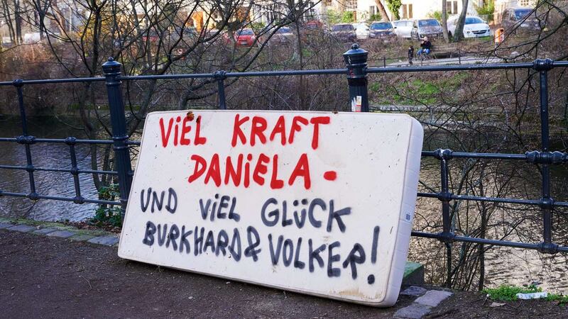 A discarded mattress in Berlin with a  message of support to suspected former members of the Red Army Faction: “Be strong, Daniela. And best of luck, Burkhard and Volker!”