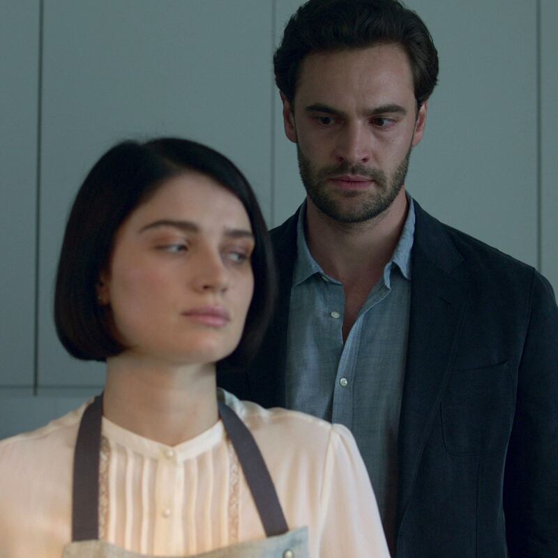#WTFthatending: Eve Hewson and Tom Bateman in Behind Her Eyes