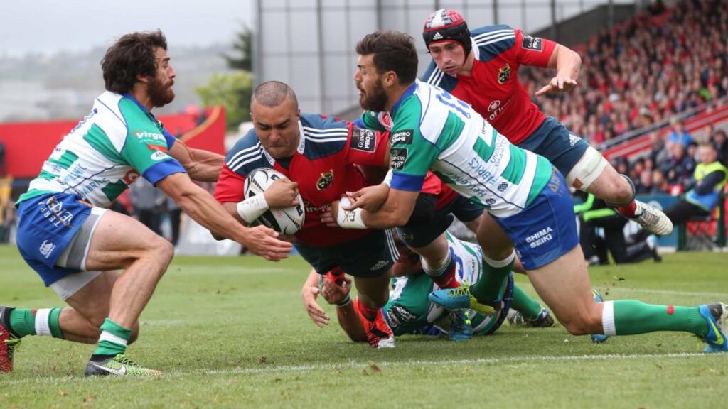 Simon Zebo goes over for Munster’s opening try in the Guinness Pro 12 game against  Benetton Treviso at Musgrave Park. Photo: Billy Stickland/Inpho