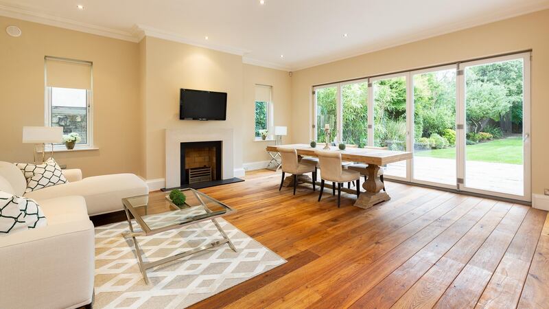Large open-plan diningroom