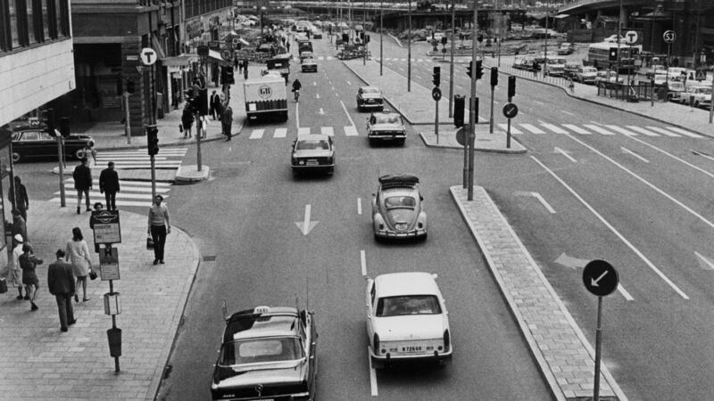 On September 3rd, 1967, on what would become known as ‘H-Day’ (a contraction of ‘Högertrafikomläggningen-Dagen’) Sweden swapped sides of the road