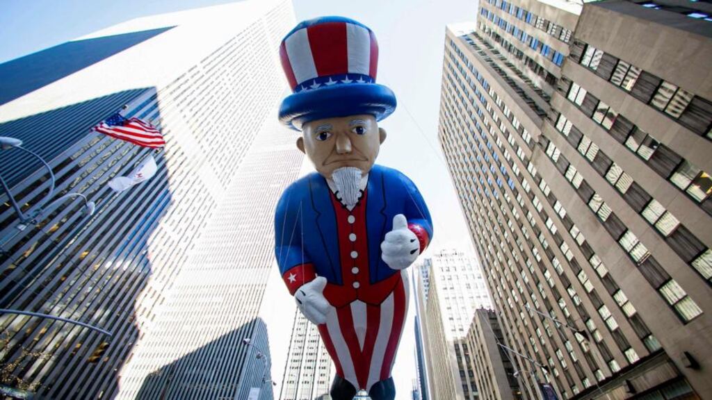 Uncle Sam, Thanksgiving i Nua-Eabhrac. grianghraf: reuters/eric thayer.