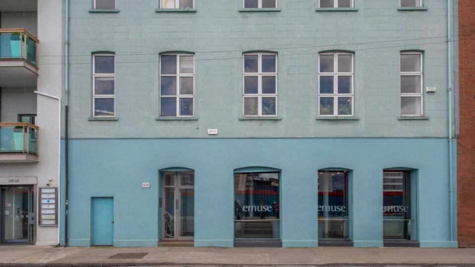 14-15 Sir John Rogerson’s Quay: fully restored former warehouse