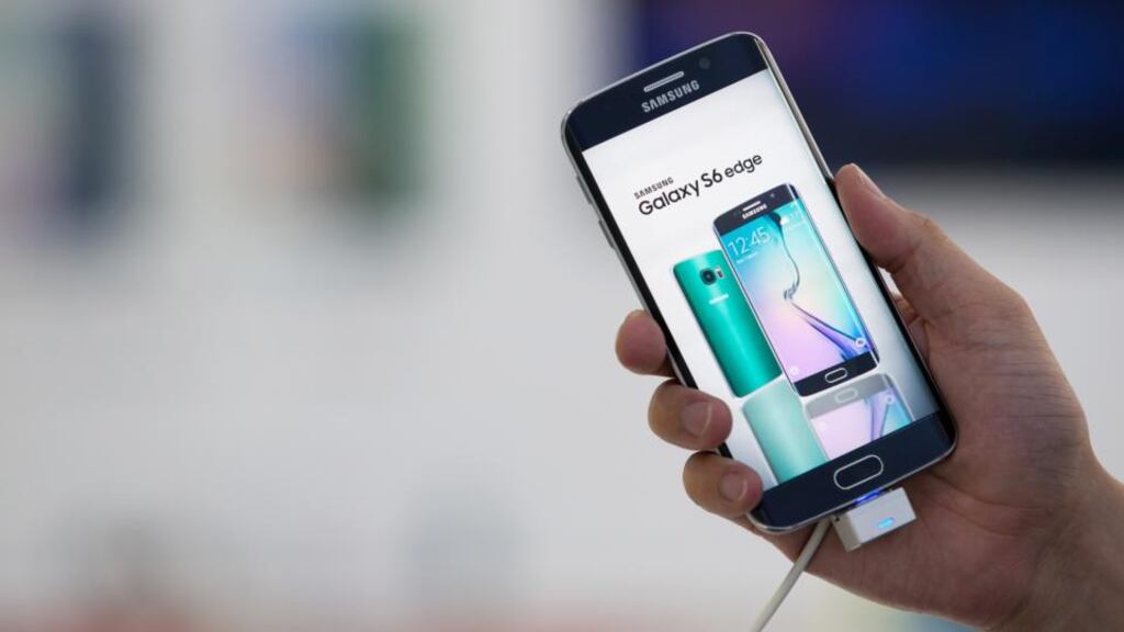 The S6’s sleek design has won plaudits from critics but signs of slow sales since its April launch have prompted analysts to cut their forecasts of Samsung’s performance this year. Photograph: SeongJoon Cho/Bloomberg