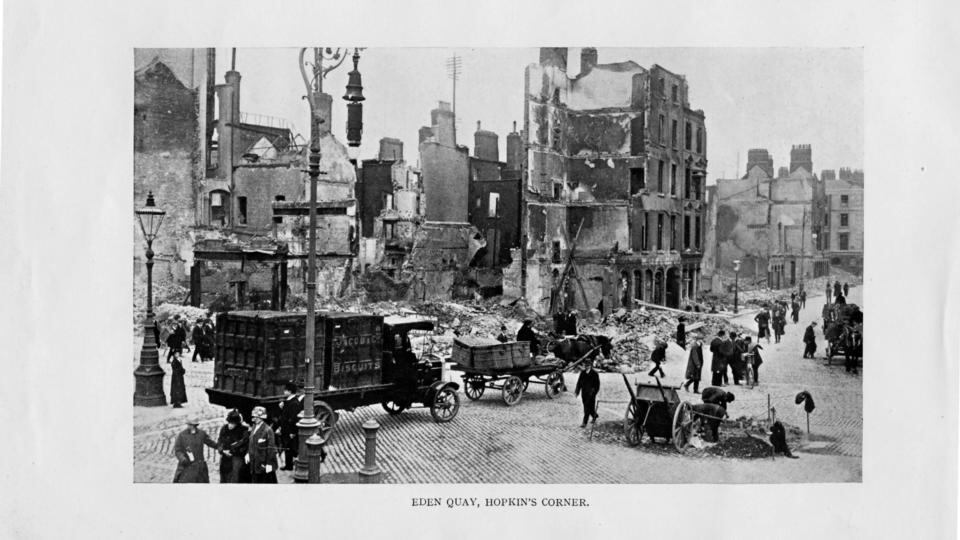 Photographs by T.W Murphy/ Willow Press