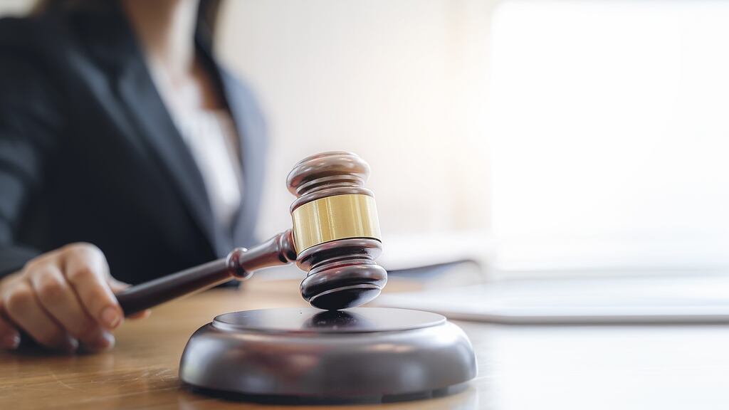 A judge in New South Wales ruled that the lack of an apostrophe on the word “employees” could be read to suggest a “systematic pattern of conduct” rather than an accusation involving one employee