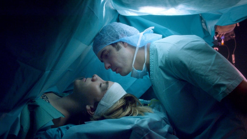 Heal the Living: The director worked with medical professionals and horror effects specialists to replicate the moment when the heart leaves the chest