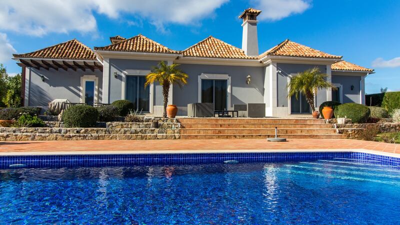 Four bedroom villa with private swimming pool located ten minutes from São Brás de Alportel in Portugal