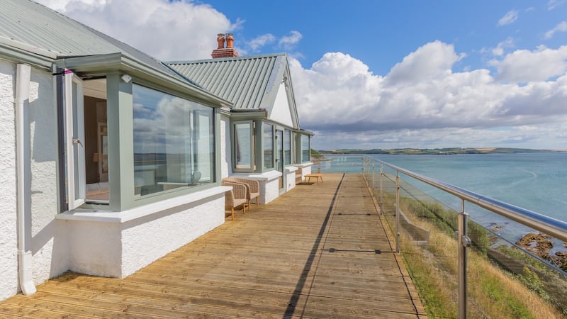 Terrace with sea views