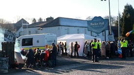 Roscrea protests: Man arrested during ‘standoff’ between gardaí and protesters at hotel as 17 asylum seekers move in