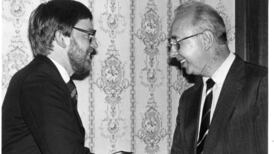 Teasáras | Thesaurus - Irish-English by Garry Bannister: A tribute to living language