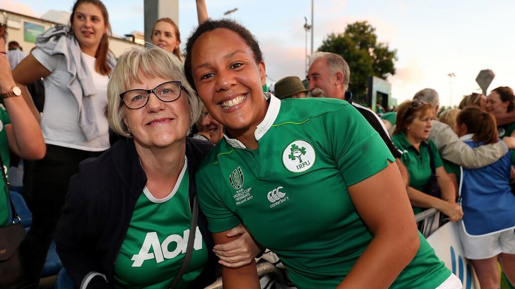 Ireland’s Sophie Spence celebrates winning with her mum Myrtle after Ireland beat Australia in the 2017 Women’s Rugby World Cup. Photo: Dan Sheridan/Inpho
