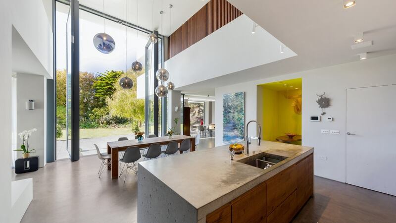 12 Sandycove Avenue North