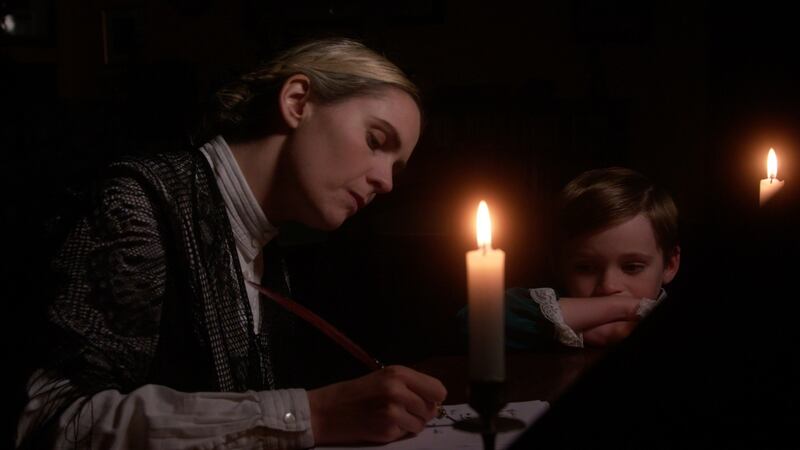 Jane Wilde and young Oscar in Máthair