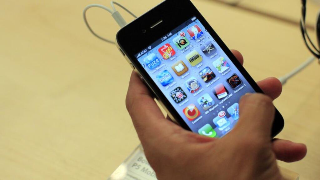 The US Federal Communications Commission will consider allowing airline passengers to make voice calls using their mobile phones at altitudes above 10,000 feet. Photograph: Eric Thayer/Reuters