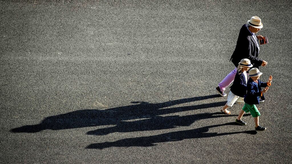 Racegoers in the sunshine on the first day of the Irish Derby Festival at The Curragh yesterday. Photo: Morgan Treacy/Inpho