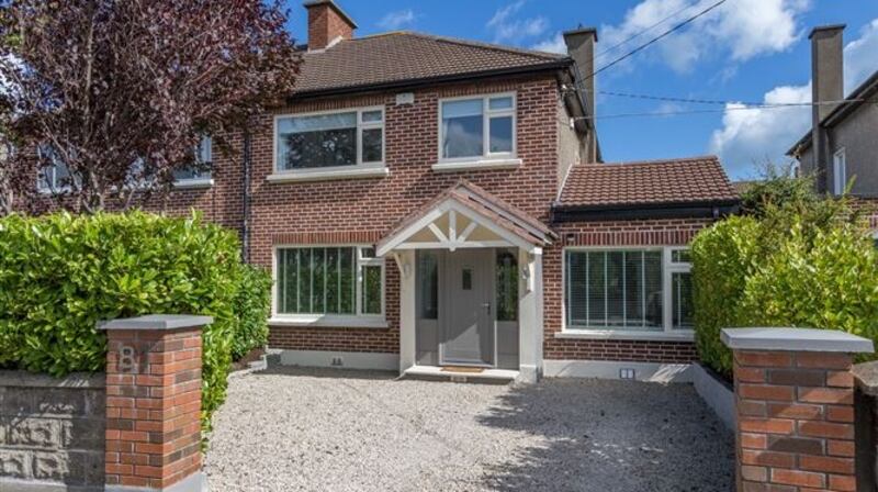 8 Windsor Drive, Monkstown