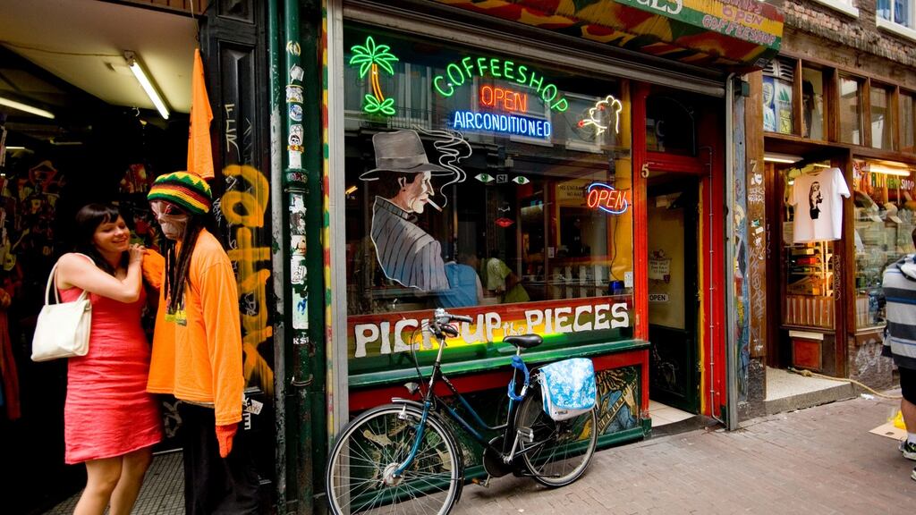 The highest proportion of Dutch smokers of any age is among twentysomethings. Almost 40 per cent of them smoke.