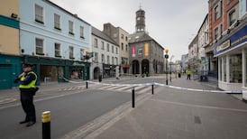 Kilkenny street closed off after suspicious device found