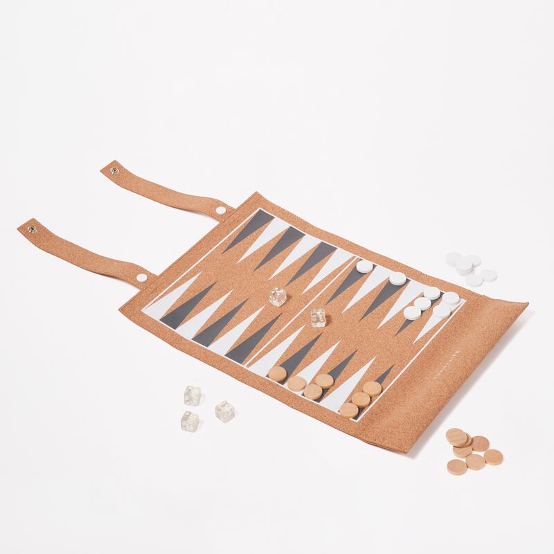 Cork roll-up game, €60, SUNNYLiFE