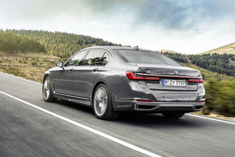 For a vehicle of its size, the 7 series is surprisingly agile.