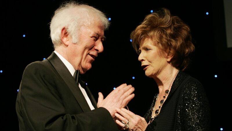 Seamus Heaney presents Edna O’Brien with the Bob Hughes Lifetime Achievement Award at the Irish Book Awards in Dublin’s Mansion House in 2009. Photograph: Alan Betson